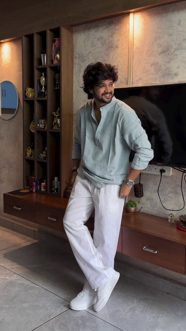 Casual Desi Fusion Look – Relaxed Confidence with Modern Elegance