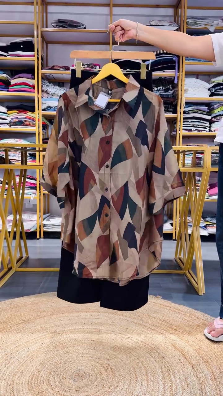 Modern Abstract Print Women Outfit