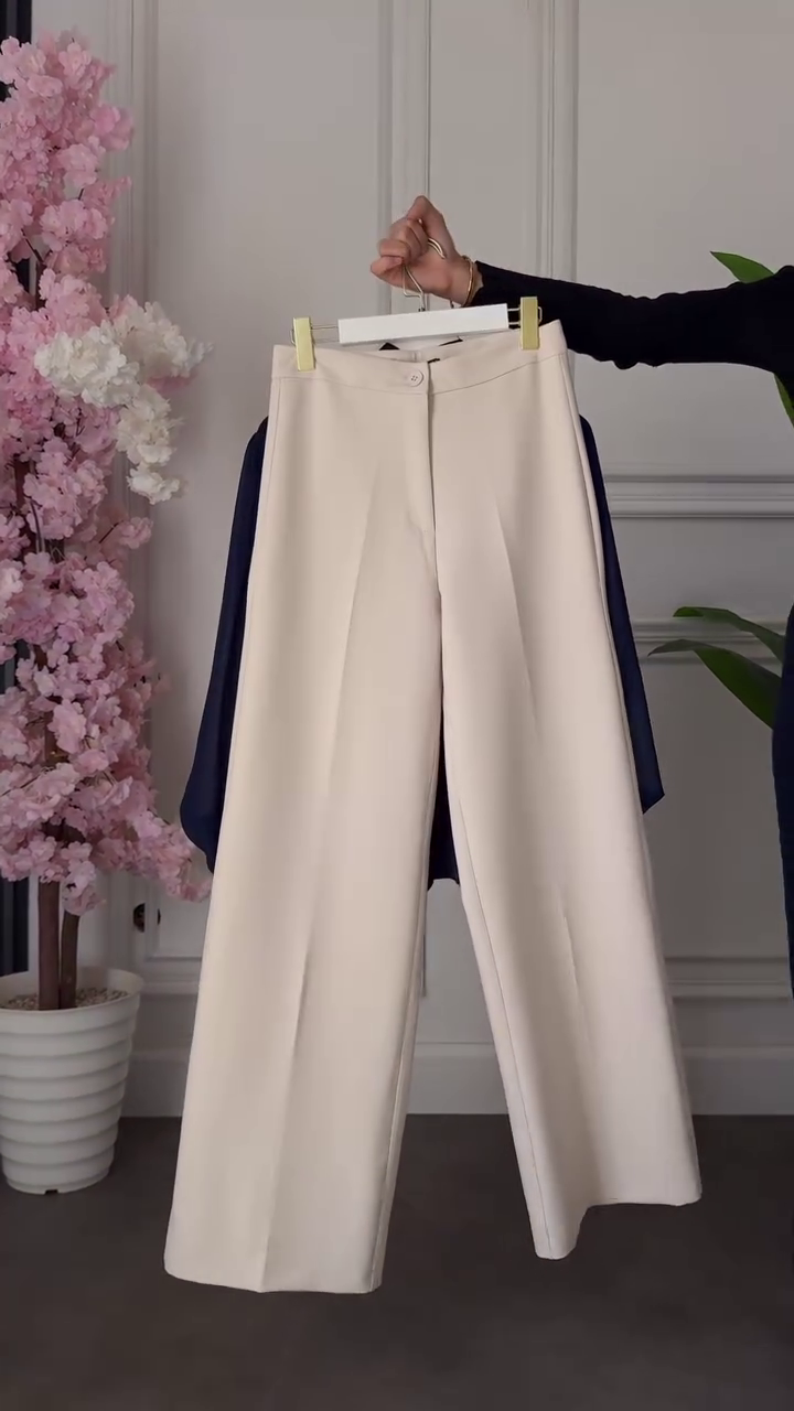 Wine Chiffon Tie-Neck TOP