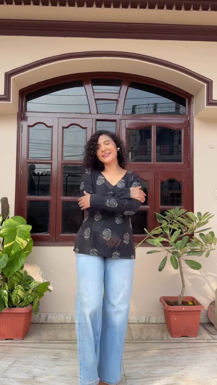 Black Printed Casual Long Sleeve Top