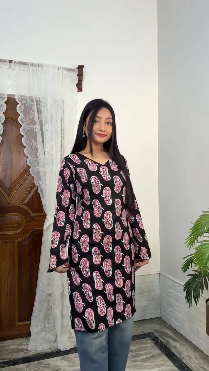 Black Paisley Printed Straight Kurti