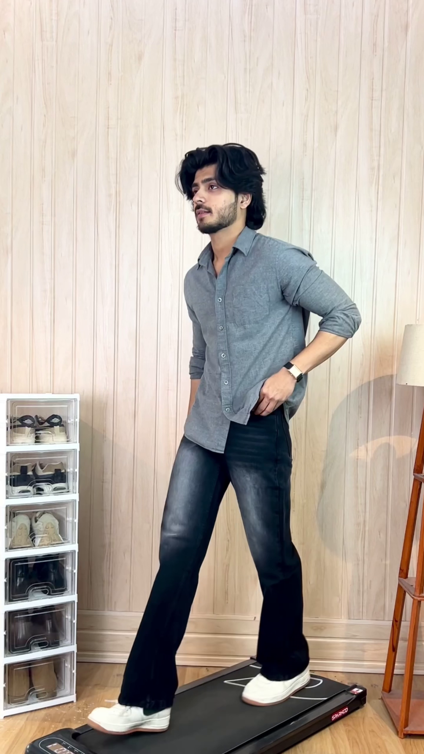 Men’s All-Black Jacket Outfit with Flared Denim`