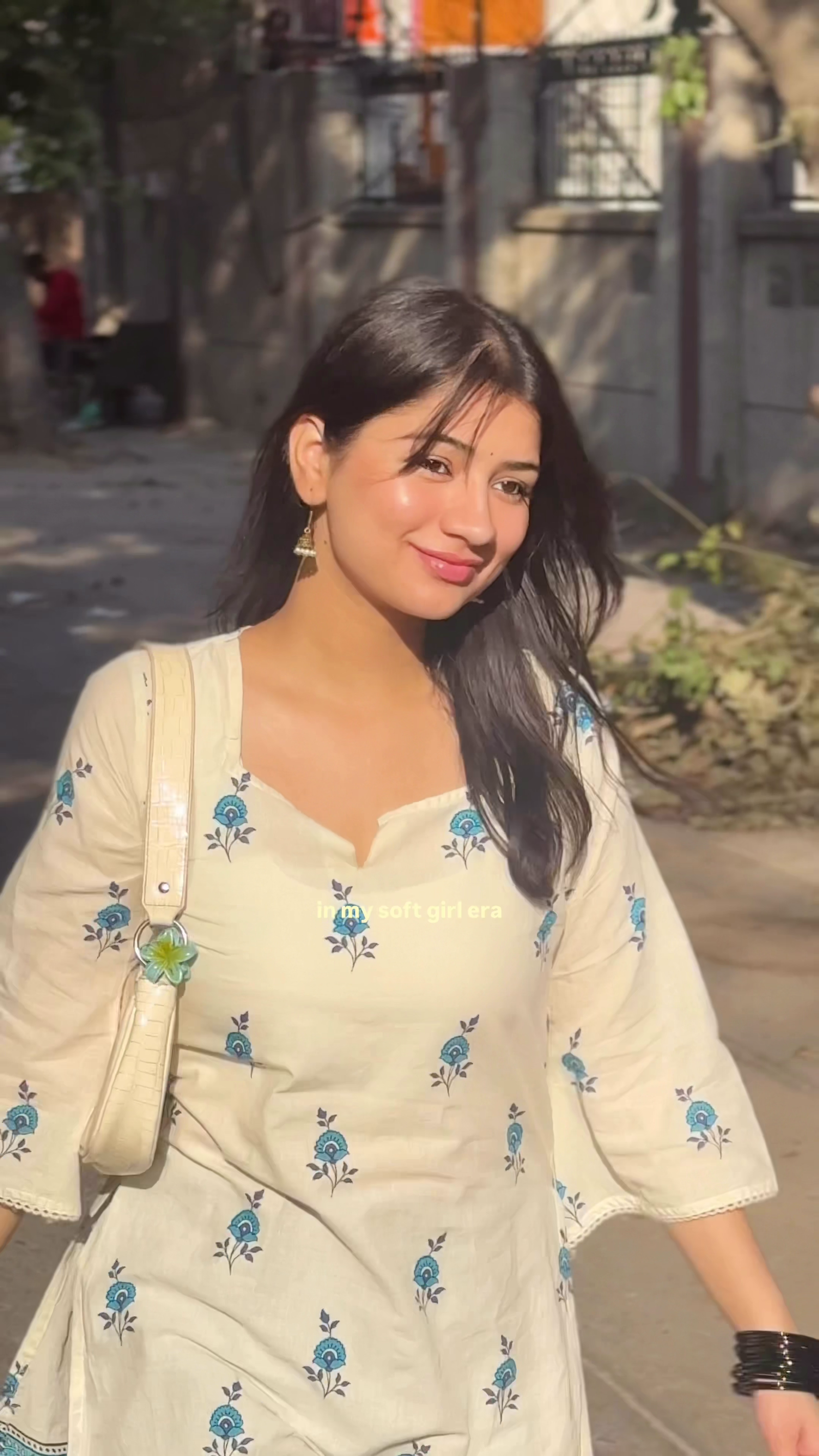 Minimal Floral Casual Kurta Look