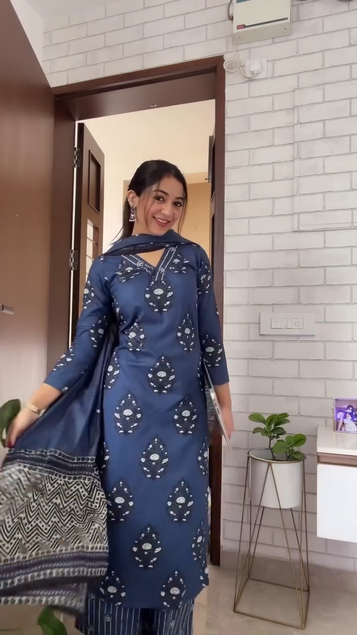 Elegant Black Office Ethnic Set