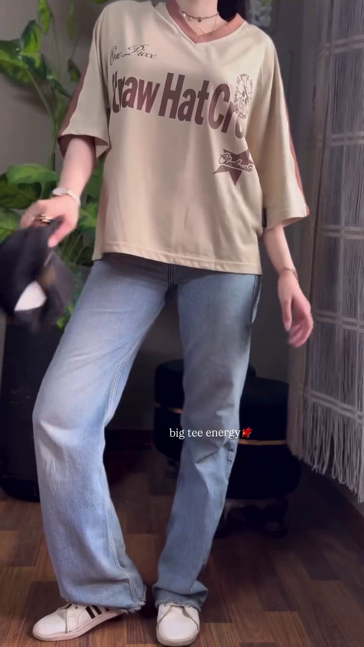 Oversized Streetwear Tee Vibe