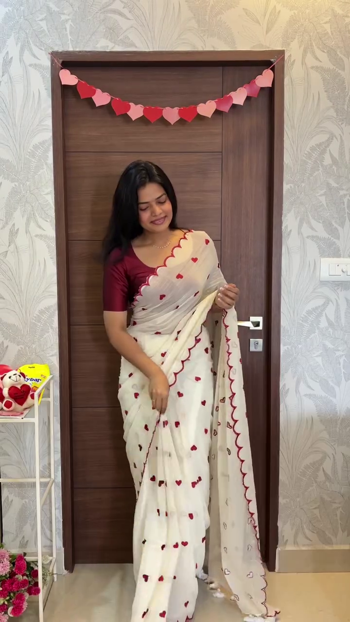 Romantic Heart Print Saree Style