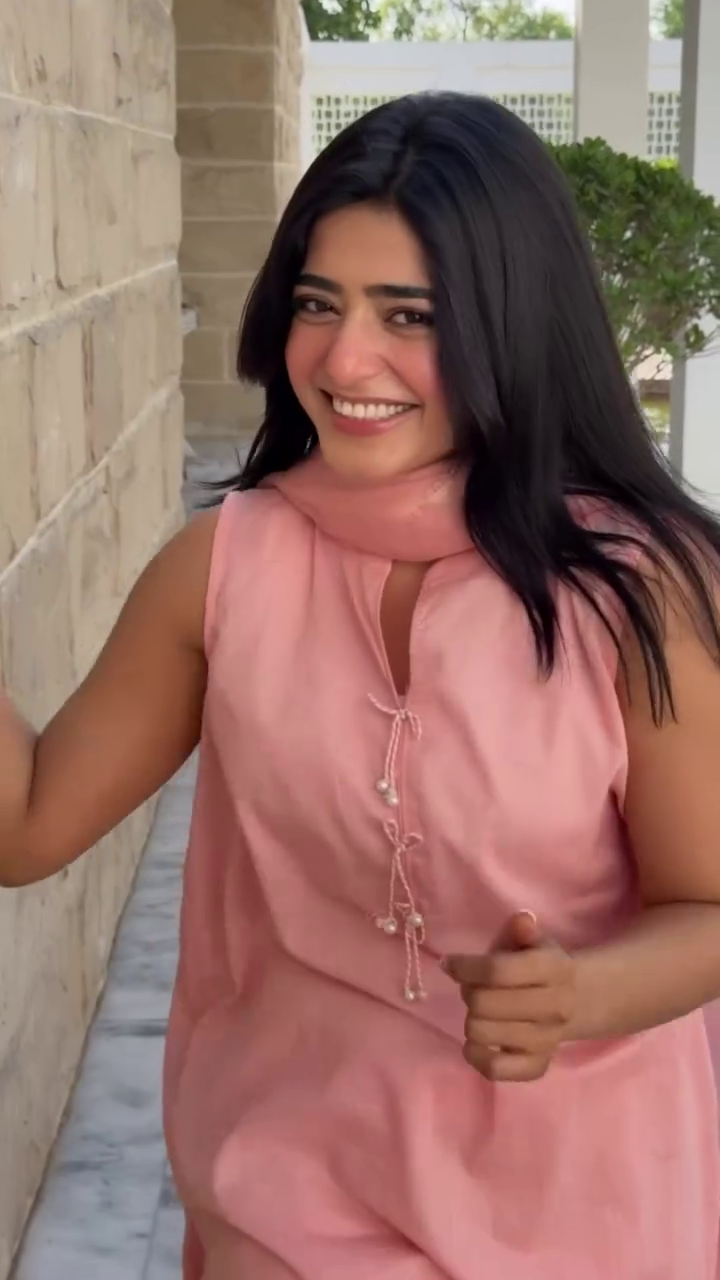 Women's Sleeveless Pink Kurta Set